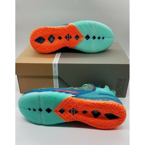 Nike LeBron 18 XVIII \'We Are Family\' Basketball Shoes CQ9283-300 main image 5